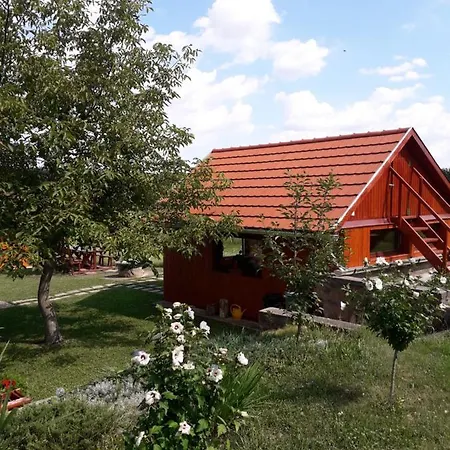 Matyas Apartman Tard Exterior photo