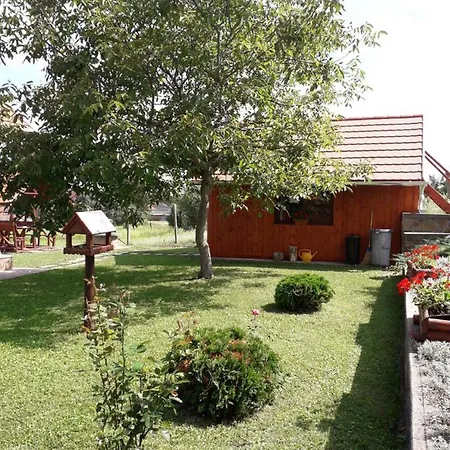 Matyas Apartman Tard Exterior photo