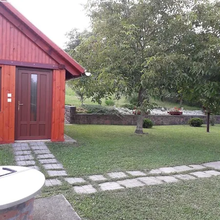 Matyas Apartman Tard Exterior photo
